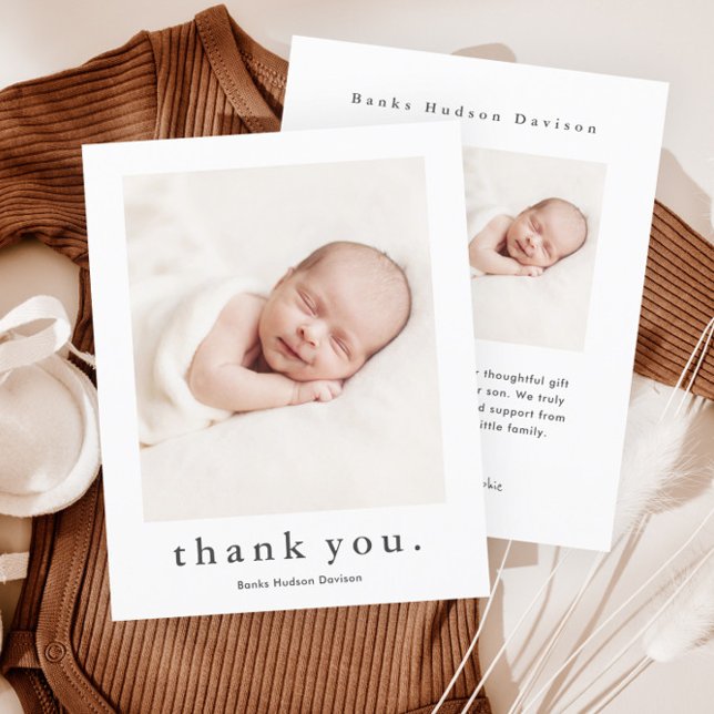 Carte de remerciement bébé photo avec nom moderne  (Simple Photo Budget Baby Thank You Cards.)