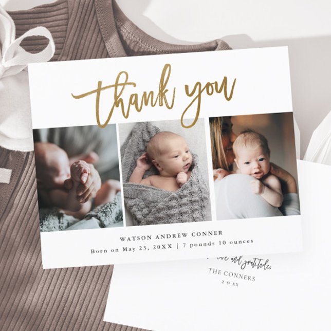 Carte de remerciement bébé Script Budget Or 3 phot (Modern gold script 3 photo baby birth announcement thank you card.)