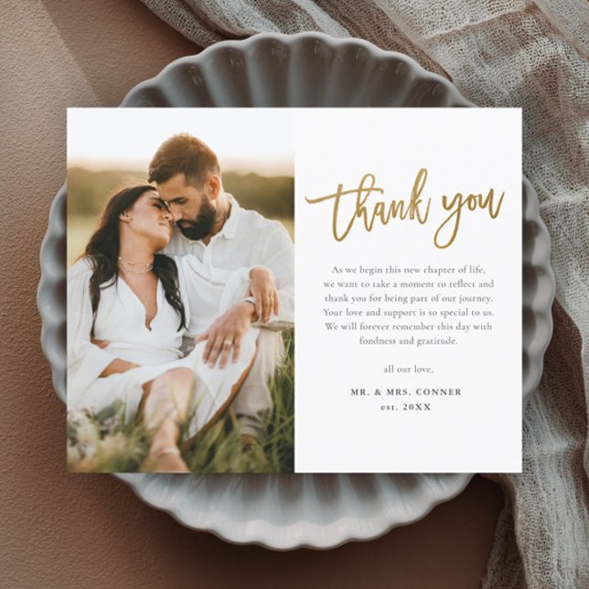 Carte de remerciement de mariage photo Script Or B (Modern gold script wedding photo budget thank you card.)