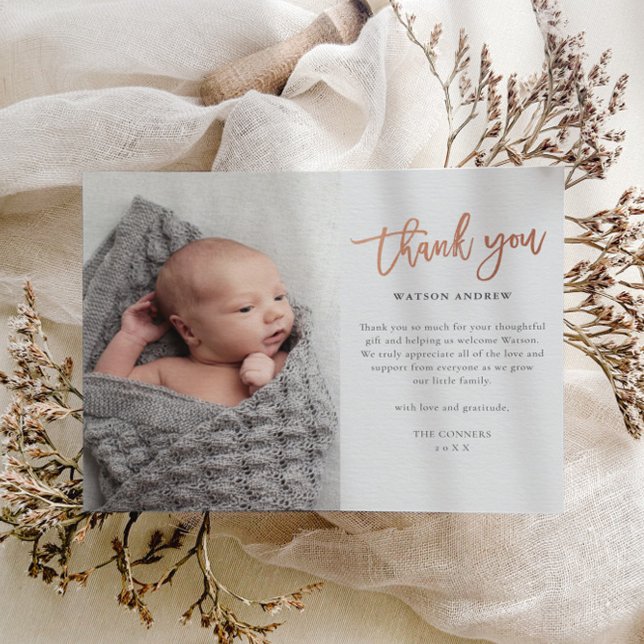 Carte de remerciement photo bébé budget (Modern rose gold script calligraphy baby photo thank you card.)