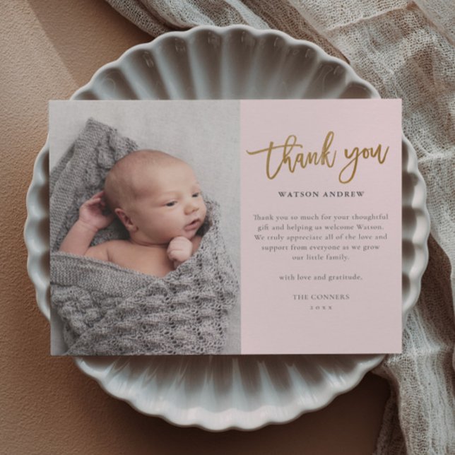 Carte de remerciement photo bébé budget (Modern gold script budget baby photo thank you cards.)