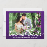 Amour et mercis ultra-violets pourpres de mariage