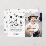 Carte De Remerciements Anniversaire de enfant Panda moderne amusant<br><div class="desc">Merci aux amis et à la famille d'être venus et de s'être joints à Panda-Monium avec ces cartes d'anniversaire Panda Merci branchées. Design présente une photo de l'enfant d'anniversaire pour cette personnalisation supplémentaire. Éléments correspondants disponibles.</div>