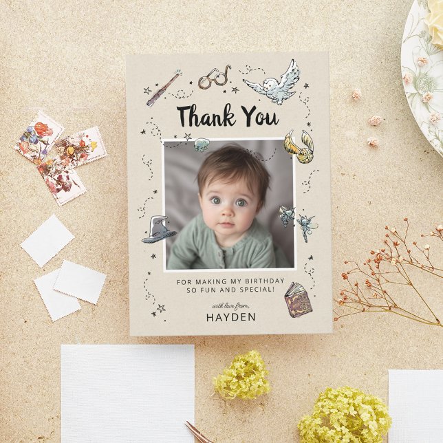 Carte De Remerciements Anniversaire de Harry Potter 1 an (Thank you card simulated on table)