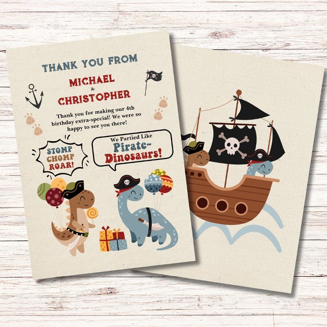 Carte De Remerciements Anniversaire de jumeaux garçon pirate dinosaure qu (Say Thank You to the guests of your twin boys Chomp Stomp Roar Pirate Dinosaur Birthday Party.)
