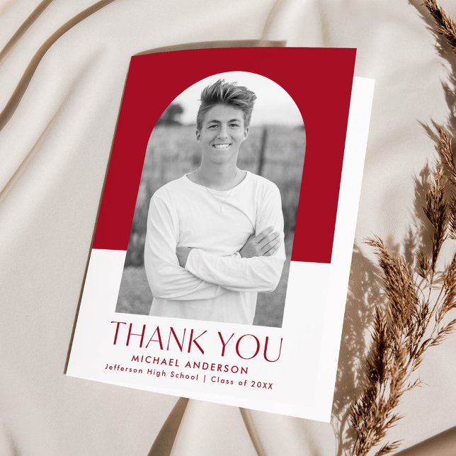 Carte De Remerciements Arc moderne rouge couleur bloc photo graduation (Créateur téléchargé)