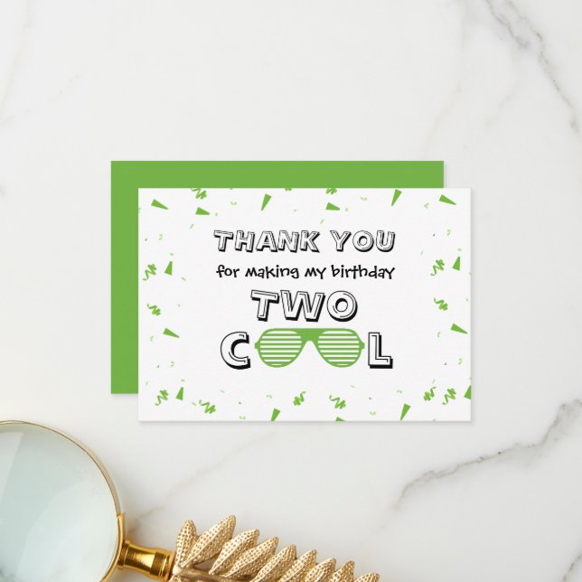 Carte De Remerciements Assiettes en papier pour fête d'anniversaire TWO C (Devant/Arrière en situation)