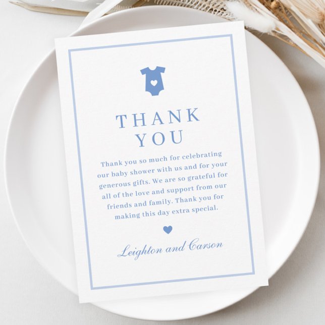 Carte De Remerciements Baby shower bleu typographie simple (Simple Typography Blue Baby Shower Thank You Card.)
