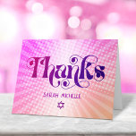 Carte De Remerciements Bat mitzvah Gras Rétro Boho rose orange dégradé<br><div class="desc">Assurez-vous que votre Bat mitzvah préféré exprime sa reconnaissance à tous ceux qui ont soutenu son événement marquant! Envoyez ce plaisir, boho retro, carte de remerciements personnalisée. Une typographie rose et violette foncée et amusante, tendance et audacieuse, avec une typographie sans serif moderne, recouvre un arrière - plan de rayons...</div>
