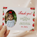 Carte De Remerciements Berry fraise Premier anniversaire Retro Photo<br><div class="desc">Merci à votre invité dans le style rétro ! Ce design présente un motif de fraise amusant. Parfait pour les thèmes d'anniversaire de fraise ou de "baies première" au printemps et en été. La photo et le texte du modèle est facile à customiser et c'est un beau souvenir pour vos...</div>
