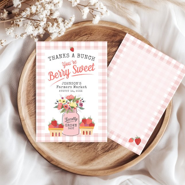 Carte De Remerciements Berry Sweet Farmers Market mignonne bébé fille dou (Pink gingham Farmers Market Locally Grown Mason Jar floral berry sweet baby shower thank you card)