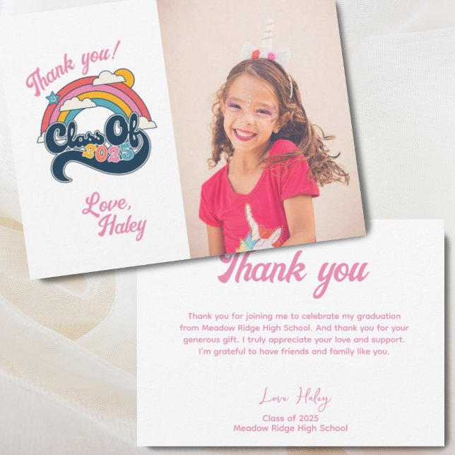 Carte De Remerciements Classe de 2025 Retro Rainbow Pink Graduation (Class of 2025 Retro Rainbow Pink Graduation Thank You Card
)
