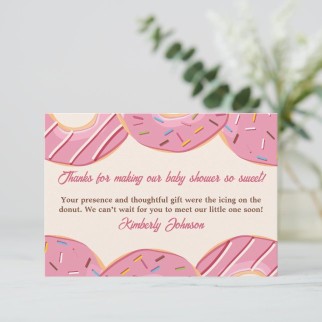 Carte De Remerciements Délice de Beignet Rose  (Debout devant)
