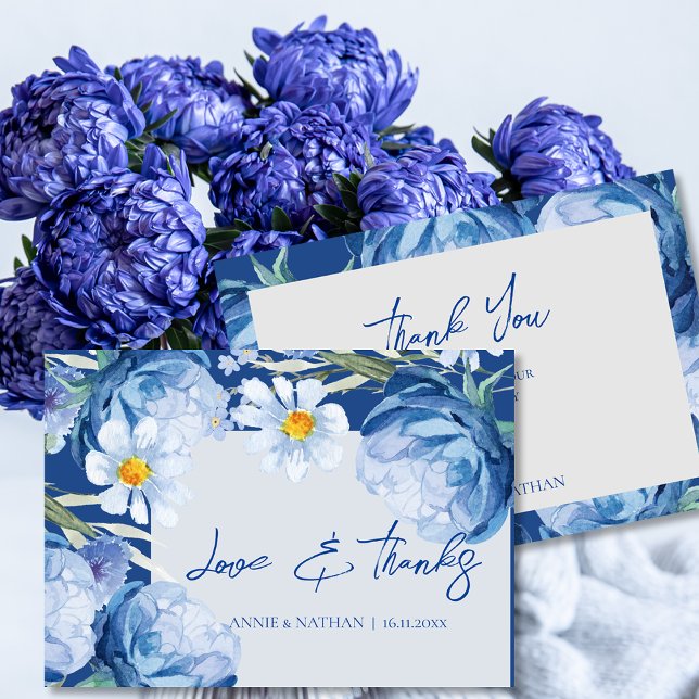 Carte De Remerciements Elégant Joli bleu Fleurs Mariage floral tendance (Elegant Pretty Blue Flowers Trendy Floral Wedding Thank You Card)