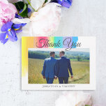 Carte De Remerciements Élégant Mariage Arc-en-ciel Photo Couple LGBTQ<br><div class="desc">Belles cartes de remerciement de mariage à l'aquarelle arc-en-ciel avec de jolies touches de peinture artistiques pleines de couleurs vives derrière votre photo de jeunes mariés. Ces cartes de remerciement colorées sont parfaites pour un mariage artistique LGBTQ. Le design joyeux est idéal pour une cérémonie LGBT en été.</div>
