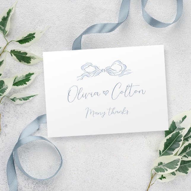 Carte De Remerciements Élégant Mariage de mâchoire bleu Dusty (Elegant Dusty Blue Hand Drawn Bow Wedding Thank You Card)