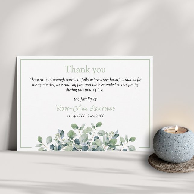 Carte De Remerciements Élégant simple eucalyptus vert sympathie funéraire (Funeral thank you card from family with floral botanical details and color frame, eucalyptus)