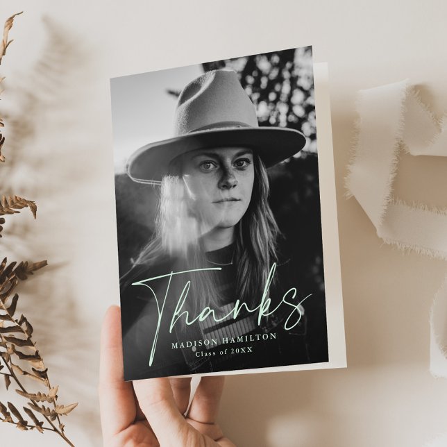 Carte De Remerciements Élégante Monnaie Vert Script Photo Graduation (Créateur téléchargé)