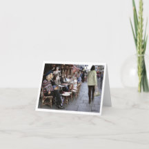 Ella Bella Banana dans un café parisien