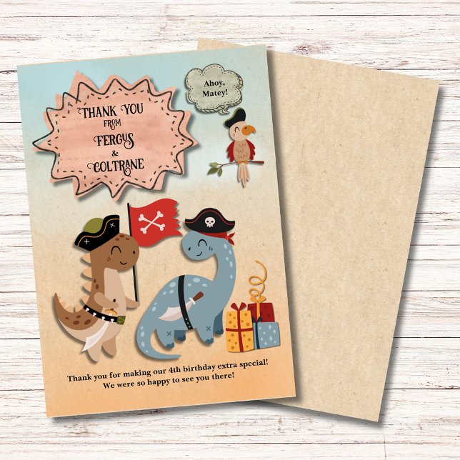 Carte De Remerciements Fête d'anniversaire de jumeaux pirates dinosaures  (Dinosaur Pirate Twins Birthday Party Thank You Card. Boys will love the cute T-Rex & Brontosaurus!)