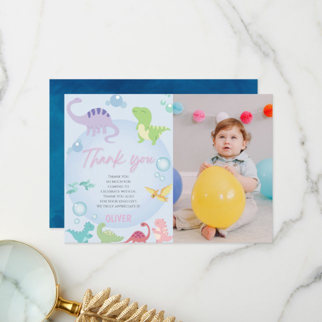 Carte De Remerciements Fête d'anniversaire piscine dinosaure genre neutre (Devant/Arrière en situation)