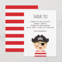 Fête de pirate amusante pour les enfants. Bébé gar