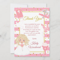 Fille blonde à rayures roses Première Sainte Commu