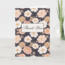 Fleurs blanches élégantes et roses atténuées sur f