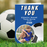 Carte De Remerciements Football Coach Football Ball Ball Bleu Photo<br><div class="desc">Carte de remerciements photo Gray Football Coach Soccer Ball Blue. Soccer merci carte coach avec une photo dans cadre ovale, nom de l'entraîneur, nom de l'équipe, année, nom du joueur. Carte de remerciements photo personnalisé - ajoutez votre photo au modèle. Super carte de remerciements pour l'entraîneur de l'équipe de football!...</div>