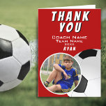 Carte De Remerciements Football entraîneur balle de football balle rouge<br><div class="desc">Carte de remerciements photo rouge de l'entraîneur de football de football gris balle de football. Soccer merci carte coach avec une photo dans cadre ovale, nom de l'entraîneur, nom de l'équipe, année, nom du joueur. Carte de remerciements photo personnalisé - ajoutez votre photo au modèle. Super carte de remerciements pour...</div>