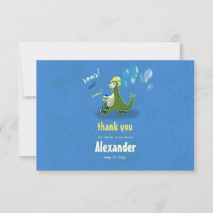 Carte De Remerciements Garçon dinosaure vert sur tricycle fête remercieme