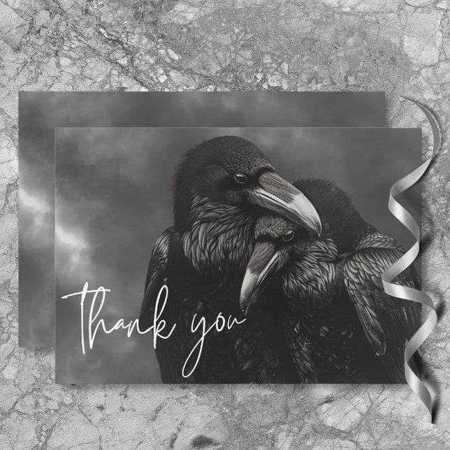 Carte De Remerciements Gothique noir & blanc corbeau Embrasser Mariage (Gothic Black & White Raven Embrace Wedding Thank You Card)