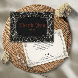 Carte De Remerciements Gothique noir dentelle sang os rouge<br><div class="desc">Ces cartes de remerciement mariages de 5" x 3, 5" ont un style gothique avec de la fausse dentelle noire et osseuse sur un arrière - plan noir. Le dos a du papier patiné et une bordure avec des espaces réservés pour les noms de couple mariés, une salutation et un...</div>
