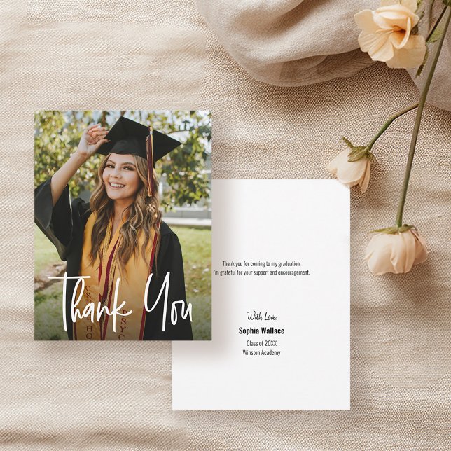Carte De Remerciements Graduation photo verticale moderne (Modern, Chic Graduation Photo thank you card.)