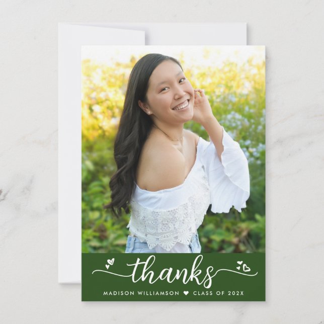 Carte De Remerciements Green Graduation Photo Moderne Élégant Script Coeu (Devant)