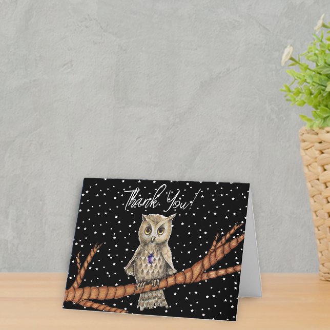 Carte De Remerciements Jolie Chouette sur Branche Collier pourpre Étoiles (Pretty owl purple crystal necklace stars on branch on black Thank You card.)