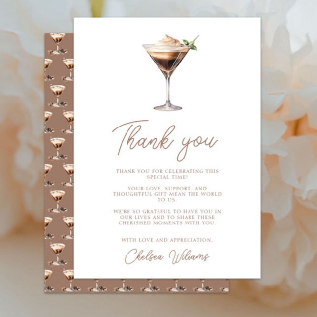 Carte De Remerciements L'amour brasse la Fête des mariées Espresso Martin (Love is Brewing Espresso Martini Bridal Shower Thank You Card, Elegant Chic Modern, Mocha Brown)