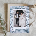 Carte De Remerciements Mariage d'aquarelle bleu romantique<br><div class="desc">Carte Mariage romantique bleu aquarelle Foliage Merci | Envoyez nos remerciements à votre famille et à vos amis pour avoir fait partie de votre mariage avec ce carte de remerciements photo personnalisable. Il présente des illustrations d'aquarelle bleu blanc de feuilles et de fleurs. Cette carte de remerciements d'aquarelle est parfaite...</div>