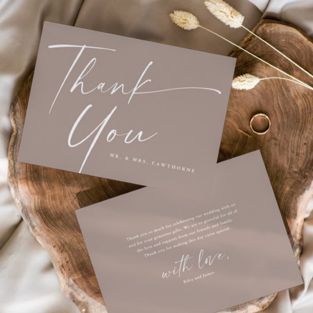 Carte De Remerciements Mariage écriture élégante moderne  (Simple Modern handwritten Script Neutral Taupe Wedding Thank You Card.)