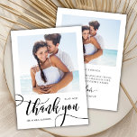 Carte De Remerciements Mariage photo moderne énorme script Whimsical 2<br><div class="desc">Calligraphie Whimsical moderne Boho Script 2 Mariage photo Carte de remerciements. Chic mariage élégant merci modèle avec une photo verticale complète sur le devant avec le texte "Merci" dans une main tourbillonnant fantaisie lettrage typographie swash tail brush script de police en noir et blanc. À l'envers pré-fait message de remerciement...</div>