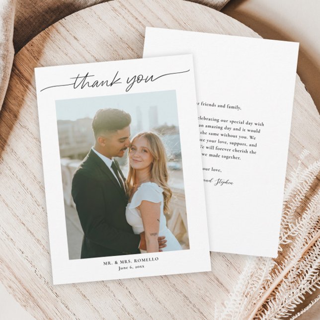 Carte De Remerciements Mariage photo simple écriture moderne (Simple black and white script wedding thank you card.)