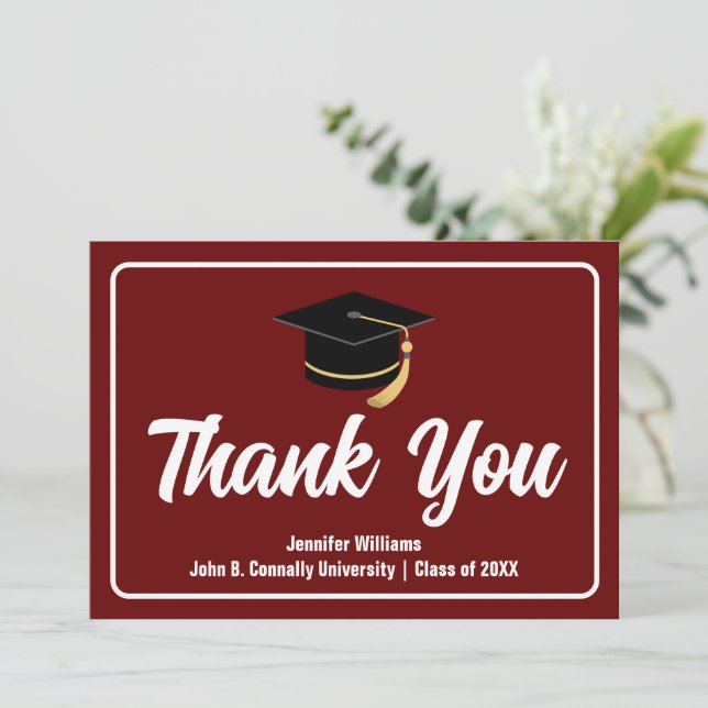Carte De Remerciements Maroon White Graduation Typographie Custom Graduat (Debout devant)