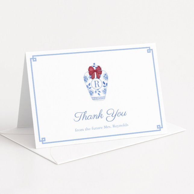 Carte De Remerciements Noël Robe Rouge à Nœud Papillon Monogramme Enterre (Preppy red Holidays bridal shower thank you cards featuring a ginger jar with monogram & red bow)