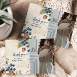 Carte De Remerciements Photo Boho Fraise Berry Baby shower sucré<br><div class="desc">Express votre gratitude avec notre photo Blueberry Berry Sweet Baby shower Carte de remerciements. Doté d'un design charmant, orné de bleuets vibrants et d'une végétation luxuriante, cette carte reflète parfaitement la douceur de votre célébration. Ajoutez une touche personnelle en incluant une photo chère de votre baby shower, créant un souvenir...</div>
