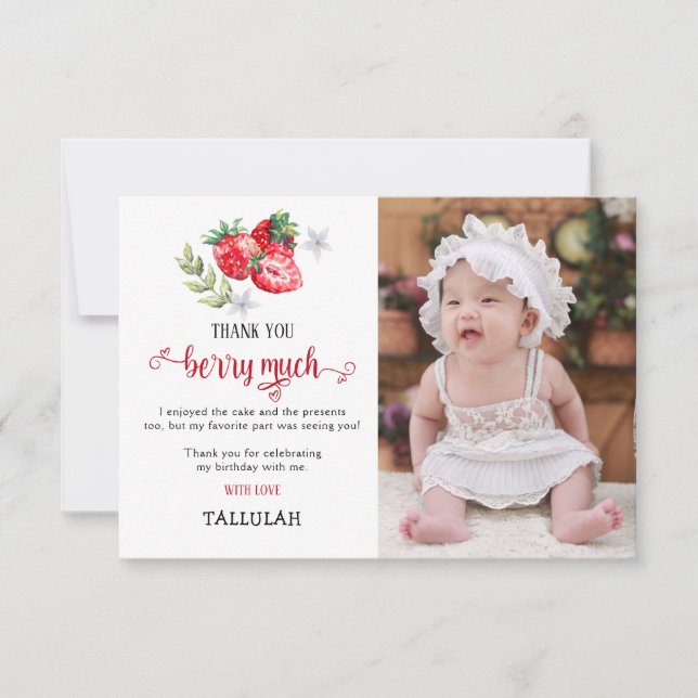 Carte De Remerciements Photo de naissance Strawberry 'Merci beaucoup' (Devant)