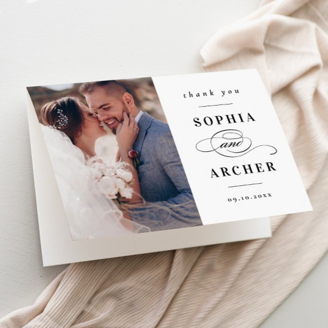 Carte De Remerciements Photo Mariage noir et blanc classique (Elegant Black and White Type Photo Wedding Thank You Card.)