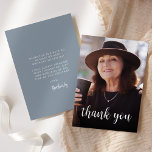 Carte De Remerciements Photo personnalisée Dusty Blue 60th Birthday Party<br><div class="desc">L'avant de cette invitation à 60ème anniversaire présente la photo de l'invité d'honneur avec les mots "merci" dans l'élégante écriture de calligraphie blanche superposée. Un écran sombre permet de faire apparaître le texte. Customisez l'envers avec votre message personnel en police blanche sans serif et votre nom en script sur un...</div>