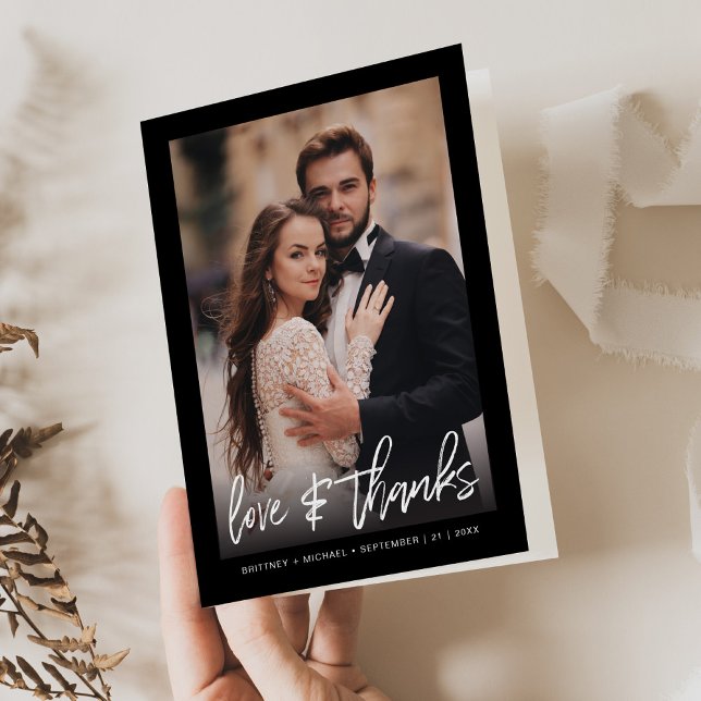 Carte de remerciements photo simple en noir (A simple and elegant way to say thank you with a personal touch by adding a photo on the front.)