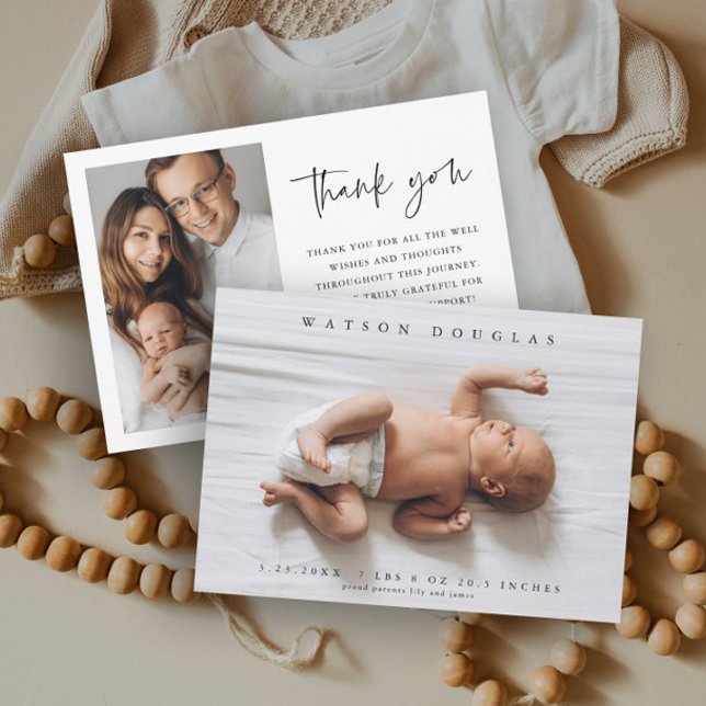 Carte De Remerciements Photo simple Nouveau-né Photo Naissance (Simple minimalist newborn baby photo thank you card.)