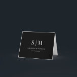 Carte De Remerciements Remerciements de mariage à monogramme simple noir<br><div class="desc">Dites merci avec une élégance intemporelle en utilisant cette carte de remerciement de mariage à monogramme noir et blanc. Le design minimaliste et la palette de couleurs classiques créent une apparence moderne et sophistiquée,  parfaite pour les mariées et les mariés qui aiment la papeterie de mariage simple et élégante.</div>
